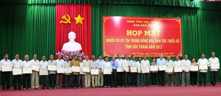 Prestigious ethnic people, religious dignitaries honored - ảnh 1